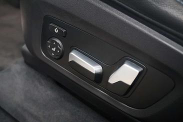 BMW iX3 — photo 34