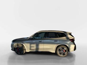 BMW IX1 XDrive30 — photo 3