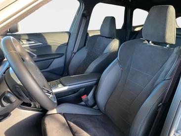 BMW IX1 XDrive30 — photo 8