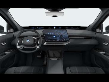 BMW iX3 50 XDrive — photo 4