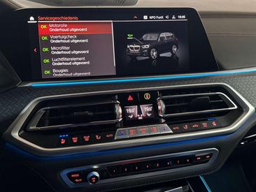 BMW X5 XDrive45e — photo 18