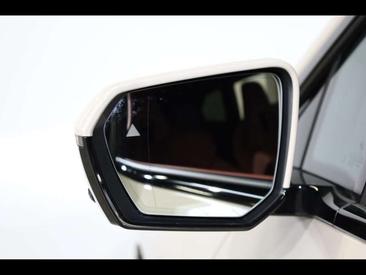 BMW IX XDrive60 — photo 18