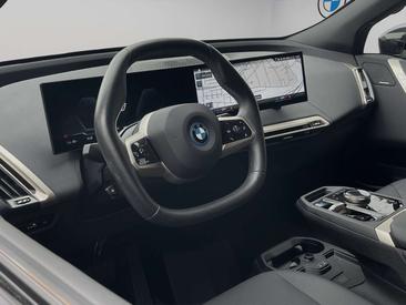 BMW IX XDrive40 — photo 3