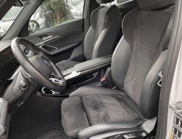 BMW IX1 XDrive30 — photo 12