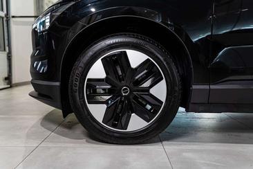 Volvo EX30 Single Motor Extended Range — photo 5