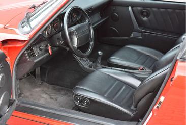 Porsche 911 Carrera 2 — photo 11