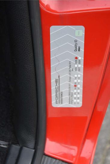 Porsche 911 Carrera 2 — photo 13