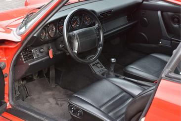 Porsche 911 Carrera 2 — photo 14