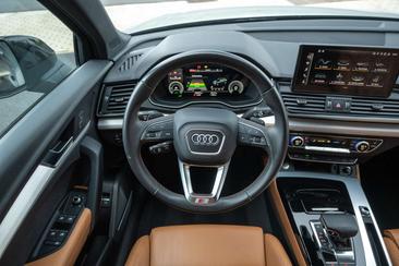 Audi Q5 55 TFSI E Quattro — photo 21