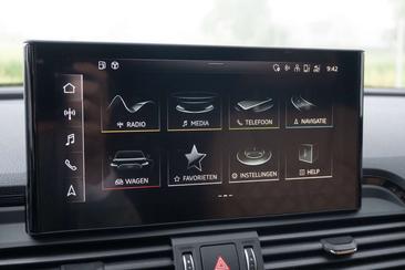 Audi Q5 55 TFSI E Quattro — photo 23