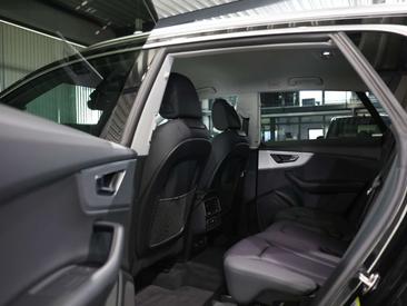 Audi Q8 TFSI E 55 E Quattro — photo 16