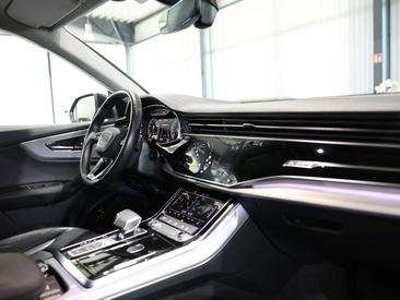 Audi Q8 TFSI E 55 E Quattro — photo 21