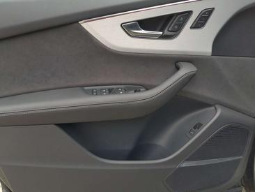 Audi Q8 50 TDI Quattro — photo 15