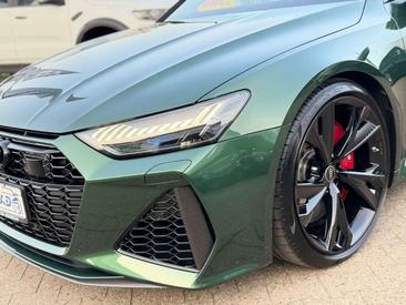 Audi RS7 — photo 10
