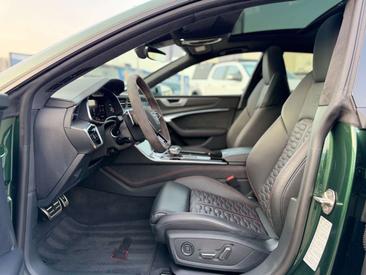 Audi RS7 — photo 13