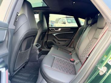 Audi RS7 — photo 18
