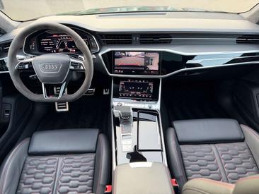 Audi RS7 — photo 21