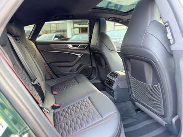 Audi RS7 — photo 23