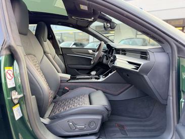 Audi RS7 — photo 24
