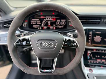 Audi RS7 — photo 33