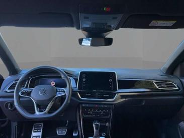 Volkswagen T-Roc 1.5 TSI — photo 10