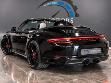 Porsche 911 Carrera 4 GTS — photo 2