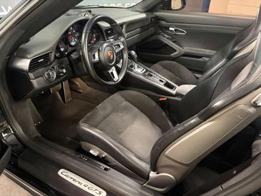 Porsche 911 Carrera 4 GTS — photo 3