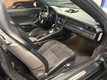 Porsche 911 Carrera 4 GTS — photo 5