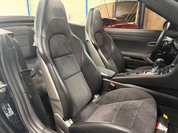 Porsche 911 Carrera 4 GTS — photo 6