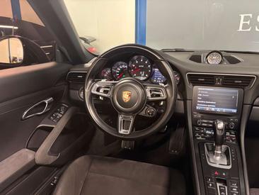 Porsche 911 Carrera 4 GTS — photo 8