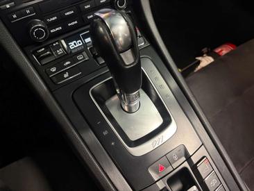 Porsche 911 Carrera 4 GTS — photo 16