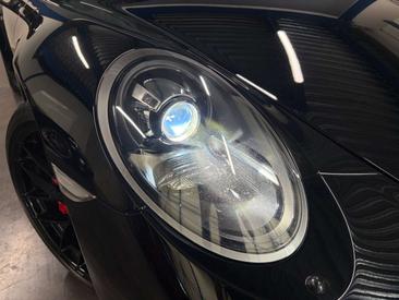 Porsche 911 Carrera 4 GTS — photo 21