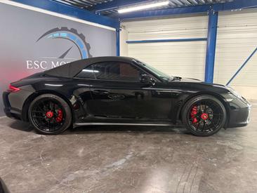Porsche 911 Carrera 4 GTS — photo 23