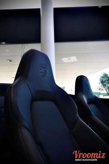 Porsche 911 Cabriolet Carrera 4S — photo 27