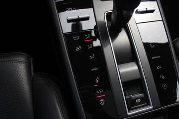 Porsche Macan Base 2023 Gris — photo 28