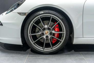 Porsche 911 Carrera S — photo 22