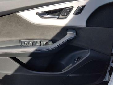 Audi Q8 TFSI E Competition Plus 55 E Quattro — photo 12