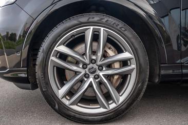 Audi Q7 TFSI E 55 E Quattro — photo 11