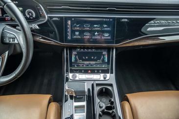 Audi Q7 TFSI E 55 E Quattro — photo 36