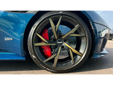 Aston Martin DBS Superleggera V12 — photo 4