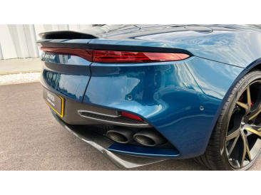 Aston Martin DBS Superleggera V12 — photo 8