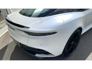 Aston Martin DBS Superleggera V12 — photo 8