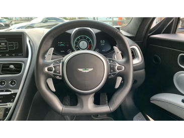 Aston Martin DBS Superleggera V12 — photo 11
