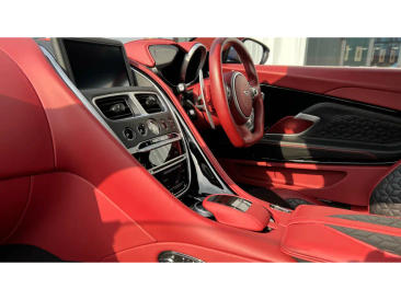 Aston Martin DBS Superleggera V12 — photo 27