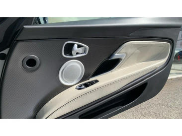 Aston Martin DBS Superleggera V12 — photo 22