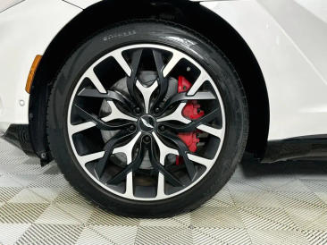 Aston Martin DBX V8 — photo 4