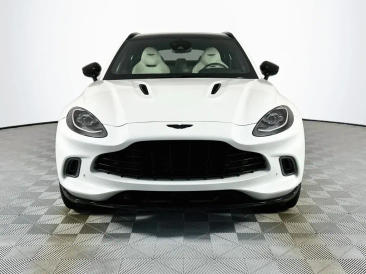 Aston Martin DBX V8 — photo 7