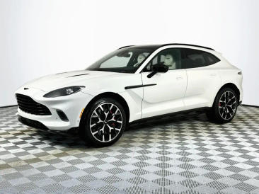 Aston Martin DBX V8 — photo 13