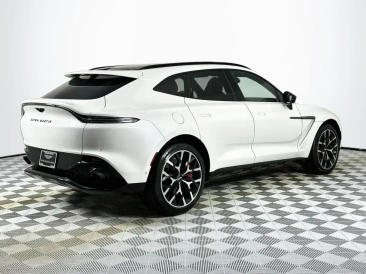 Aston Martin DBX V8 — photo 15