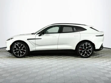 Aston Martin DBX V8 — photo 17